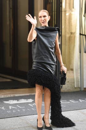 Celine Dion Outside The Royal Monceau - Paris Celine Dion outside the Le Royal Monceau hotel greeted by her fans who sing her one of her songs in Paris, France on September 1, 2026. Photo by Florian Poitout ABACAPRESS.COM Paris France  Copyright: xPoitoutxFlorian ABACAx