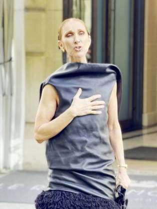 Céline Dion leaves the Royal Monceau surrounded by a crowd of fans and shares a lovely moment with them, dancing to one of her most iconic songs, Pour que tu m’aimes encore, in Paris, France, on September 1, 2026 Léa Vieillot Bestimage Canadian singer Celine Dion leaves the Royal Monceau surrounded by a crowd of fans and shares a lovely moment with them, dancing to one of her most iconic songs, Pour que tu m’aimes encore, in Paris, France, on September 1, 2026 Paris France Copyright: xLÃ axVieillot BestimagexLÃ axVieillot Bestimagex