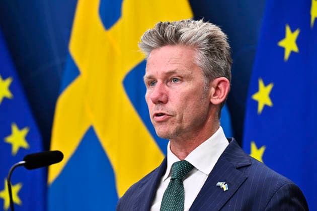 STOCKHOLM, SVERIGE 20260901 Försvarsminister Pal Jonson (M) under en pressträff pa Rosenbad med anledning av det besked som Tysklands regering presenterat rörande hybridangreppet i Leipzig den 4:e augusti. STOCKHOLM SVERIGE x10430x *** STOCKHOLM, SWEDEN 20260901 Minister of Defense Pal Jonson M during a press conference at Rosenbad following the announcement by the German government regarding the hybrid attack in Leipzig on August 4 STOCKHOLM SWEDEN x10430x  Copyright: xChristinexOlsson TTx PRESSTRÄFF OM EUROPEISKA SÄKERHETSLÄGET 89D6CE9EBmA
