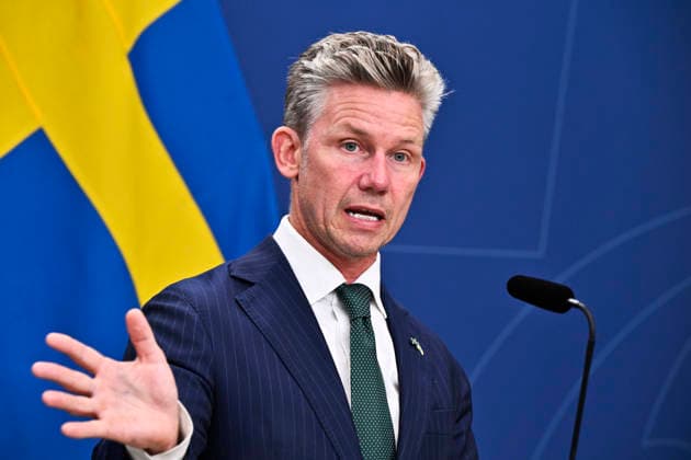 STOCKHOLM, SVERIGE 20260901 Försvarsminister Pal Jonson (M) under en pressträff pa Rosenbad med anledning av det besked som Tysklands regering presenterat rörande hybridangreppet i Leipzig den 4:e augusti. STOCKHOLM SVERIGE x10430x *** STOCKHOLM, SWEDEN 20260901 Defense Minister Pal Jonson M during a press conference at Rosenbad following the announcement by the German government regarding the hybrid attack in Leipzig on August 4 STOCKHOLM SWEDEN x10430x  Copyright: xChristinexOlsson TTx PRESSTRÄFF OM EUROPEISKA SÄKERHETSLÄGET aZAWu25IxOU