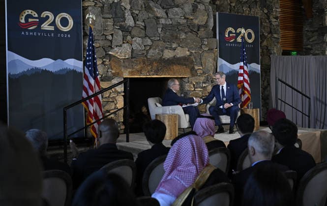 G20 Finance Ministers and Central Bank Governors Meeting In Asheville, North Carolina ASHEVILLE, NC, USA - SEPTEMBER 1: US Treasury Secretary Scott Bessent (R) joins FOX Business Network host Larry Kudlow (L) for a fireside chat as he participates in the day two of the G20 summit of the Finance Ministers and Central Bank Governors Meeting at the Omni Grove Park Inn, in Asheville, North Caroline, United States on September 1, 2026. Peter Zay Anadolu North Carolina United States. Editorial use only. Please get in touch for any other usage.  Copyright: x2026xAnadoluxPeterxZayx
