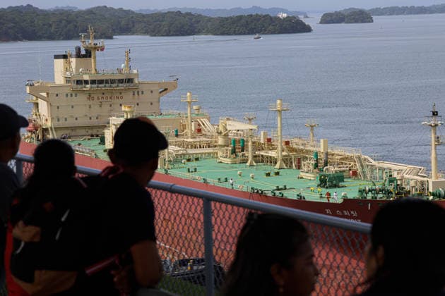 Panama Canal faces further transit restrictions PANAMA CITY, PANAMA - SEPTEMBER 01: The South Korean-flagged vessel SK Gas LTD makes history when it crosses the Panama Canal after paying $5.3 million for priority passage, an all-time record caused by the severe drought resulting from the El Nino phenomenon, which is putting further pressure on hydrocarbon prices already strained by the near-total closure of the Strait of Hormuz in Panama City, Panama on September 01, 2026. The canal, through which 5% of global maritime trade passes, reduces the number of ships allowed to transit daily from 36 to 34 starting September 3. Twelve days later, that number drops to 32 to conserve the fresh water needed for operations. The interoceanic waterway op  Copyright: x2026xAnadoluxDanielxGonzalezx