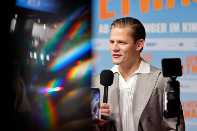 Schauspieler Max von der Groeben bei der NRW-Premiere von Das gewisse Etwas im Cinedom-Kino in Köln. Köln, 01.09.2026 NRW Deutschland *** Actor Max von der Groeben at the NRW premiere of *Das gewisse Etwas* at the Cinedom movie theater in Cologne, Cologne, September 1, 2026, NRW, Germany Copyright: xChristophxHardtx
