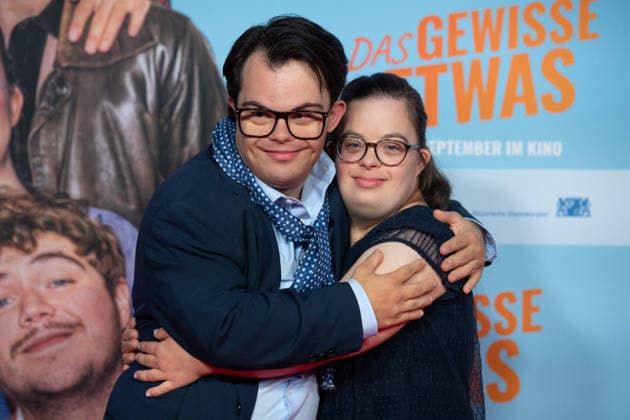 Frangiskos KAKOULAKIS, Schauspieler Antonia RIET, Schauspielerin Roter Teppich, Red Carpet Show, Ankunft, arrival, Filmpremiere DAS GEWISSE ETWAS am 01.09.2026 im Cinedom-Kino in Koeln, *** Frangiskos KAKOULAKIS, actor; Antonia RIET, actress; Red Carpet, Red Carpet Show, arrival, film premiere of *DAS GEWISSE ETWAS* on September 1, 2026, at the Cinedom cinema in Cologne,