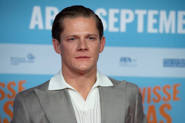 Max von der GROEBEN, Schauspieler, Portraet, Porträt, Portrait, Angeschnittenes Einzelbild, Einzelmotiv, Roter Teppich, Red Carpet Show, Ankunft, arrival, Filmpremiere DAS GEWISSE ETWAS am 01.09.2026 im Cinedom-Kino in Koeln, *** Max von der GROEBEN, actor, portrait, cropped single image, single subject, red carpet, Red Carpet Show, Arrival, Film Premiere of *DAS GEWISSE ETWAS* on September 1, 2026, at the Cinedom Cinema in Cologne,