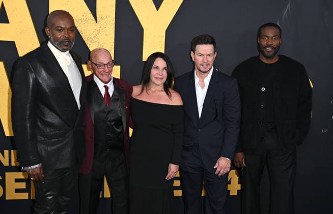 ˜By Any Means™ Los Angeles Premiere Elegance Bratton, Gregory J. Scarpa Jr., Linda Scarpa, Mark Wahlberg and Yahya Abdul-Mateen II arriving to the By Any Means Los Angeles premiere held at the Paramount Theatre on September 1, 2026 in Los Angeles, CA. Los Angeles Paramount Theatre California USA Copyright: xLeexWattx xAFF-USA.COMx