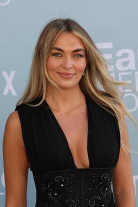 Premiere of Netflix s Earl Meets World LOS ANGELES, CALIFORNIA - SEPTEMBER 01: Joely Live attends the Los Angeles Premiere of Netflix s Earl Meets World on September 01, 2026 Credit: AdMedia EDITORIAL USE ONLY  Copyright: xx AdMediax admphotosthree013883