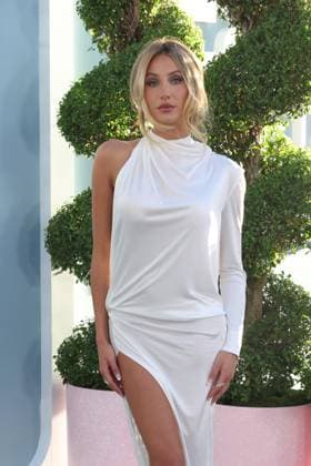LOS ANGELES, CALIFORNIA - SEPTEMBER 1: Alix Earle attends the Los Angeles Premiere of Netflix s Earl Meets World on September 01, 2026 Credit: USA - ZUMAa123 20260901_zaa_a123_236 Copyright: xAdMediax