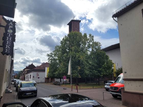 Arrival at the solemn requiem service for Anastasia, Princess of Löwenstein-Wertheim-Rosenberg, née Princess of Prussia, at the Church of the Holy Trinity in Kleinheubach, September 1, 2026 The emperor’s great-granddaughter, who passed away on August 16, 2026, at the age of 82, was laid to rest in a solemn but very private ceremony Copyright: xAgenturxMatthiasxWehnertx xM.xGränzdörferx