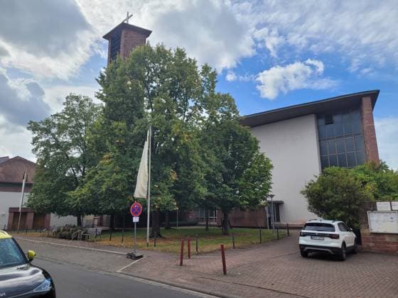 Arrival at the solemn requiem service for Anastasia, Princess of Löwenstein-Wertheim-Rosenberg, née Princess of Prussia, at the Church of the Holy Trinity in Kleinheubach, September 1, 2026 The emperor’s great-granddaughter, who passed away on August 16, 2026, at the age of 82, was laid to rest in a solemn but very private ceremony Copyright: xAgenturxMatthiasxWehnertx xM.xGränzdörferx