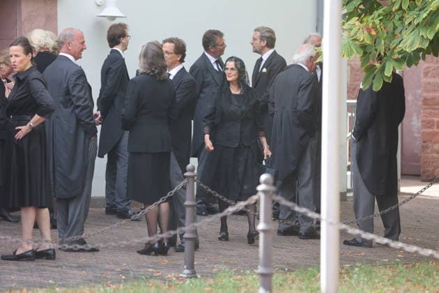 Gloria von Thurn und Taxis, née Countess von Schönburg-Glauchau, and other mourners upon their arrival at the solemn requiem service for Anastasia, Princess of Löwenstein-Wertheim-Rosenberg, née Princess of Prussia, at the Church of the Holy Trinity in Kleinheubach, September 1, 2026 Th Copyright: xAgenturxMatthiasxWehnertx xM.xGränzdörferx