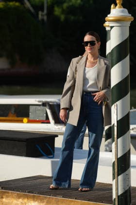 Claire Foy arriving ahead of the 83rd Venice International Film Festival on September 1, 2026, in Venice, Italy. Lucia Sabatelli, Bestimage, Venice, Italy  Copyright: xLuciaxSabatellix xBestimagexLuciaxSabatellix xBestimagex