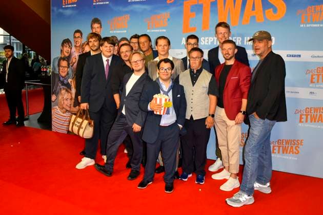 ABB GEWISSEETWAS- Jasmin Schwiers, Florian Lukas, Max von der Groeben, Antonia Riet, Frangiskos Kakoulakis Marc Rothemund zu Gast auf dem roten Teppich bei der NRW Kino Film Premiere Das gewisse Etwas im Kino Cinedom am 01.SEPTEMBER 2026 in Koeln NRW Deutschland *** ABB DAS GEWISSE ETWAS Jasmin Schwiers, Florian Lukas, Max von der Groeben, Antonia Riet, Frangiskos Kakoulakis, and Marc Rothemund were guests on the red carpet at the NRW Kino film premiere of *Das gewisse Etwas* at the Cinedom movie theater on September 1, 2026, in Cologne, North Rhine-Westphalia, Germany