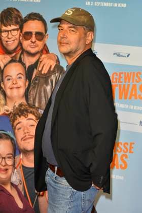 ABB GEWISSEETWAS- Marc Rothemund Regisseur zu Gast auf dem roten Teppich bei der NRW Kino Film Premiere Das gewisse Etwas im Kino Cinedom am 01.SEPTEMBER 2026 in Koeln NRW Deutschland *** ABB Das gewisse Etwas Director Marc Rothemund Makes a Guest Appearance on the Red Carpet at the NRW Kino Film Premiere of Das gewisse Etwas at the Cinedom Movie Theater on September 1, 2026, in Cologne, North Rhine-Westphalia, Germany