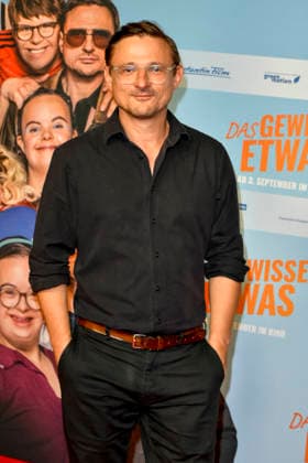 ABB GEWISSEETWAS- Florian Lukas zu Gast auf dem roten Teppich bei der NRW Kino Film Premiere Das gewisse Etwas im Kino Cinedom am 01.SEPTEMBER 2026 in Koeln NRW Deutschland *** ABB GEWISSEETWAS Florian Lukas appears on the red carpet at the NRW Kino film premiere of *Das gewisse Etwas* at the Cinedom theater on September 1, 2026, in Cologne, North Rhine-Westphalia, Germany
