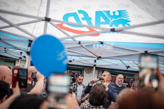 Demokratiefest Haldensleben mit dem AfD-Spitzenkandidaten Ulrich Siegmund, der rund drei Stunden vor Ort teilnimmt;Wahlkampfveranstaltung AfD Demokratiefest in Haldensleben Landtagswahl Sachsen-Anhalt 2026, Haldensleben Sachsen-Anhalt Deutschland Schützenhaus der Schützengilde *** Haldensleben Democracy Festival featuring AfD lead candidate Ulrich Siegmund, who will be on site for about three hours; AfD campaign event at the Democracy Festival in Haldensleben; 2026 Saxony-Anhalt State Election; Haldensleben, Saxony-Anhalt, Germany; Schützenhaus of the Schützengilde