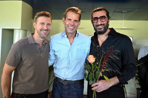 Entertainment Bilder des Tages STOCKHOLM, SVERIGE 20260902 Filmen Artipelag blir Sveriges Oscarsbidrag 2027. Regissören Alex Schulmans flankeras av skadespelarna Linus Wahlgren och Fares Fares under en pressträff pa filmhuset. STOCKHOLM SVERIGE x10070x *** STOCKHOLM, SWEDEN 20260902 The film Artipelag will be Sweden’s Oscar entry for 2027. Director Alex Schulman is flanked by actors Linus Wahlgren and Fares Fares during a press conference at the film house. STOCKHOLM, SWEDEN x10070x  Copyright: xJessicaxGow TTx SVERIGES OSCARSBIGRAG A6ESdCnJVOY