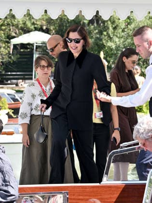 IPA88024404 - Venice, 83rd Venice International Film Festival 2026 - Day 1 - Arrivals at the Excelsior Hotel pier - Pictured: Maggie Gyllenhaal  Copyright: xSimonexComix xPoolxPhotoxEventsx08x 88024404