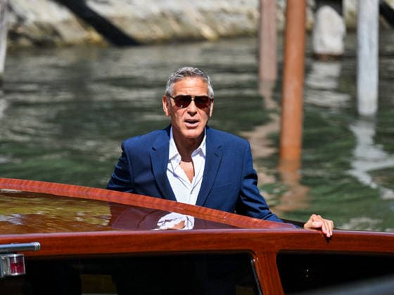 George Clooney Arrives At 83rd Venice International Film Festival - Venice George Clooney arrives for the 83rd Venice International Film Festival Day 1 arrivals at the Casino Darsena in Venice, Italy on August 28, 2026. Photo by Manuele Mangiarotti IPA ABACA ABACAPRESS.COM Venice Italy  Copyright: xMangiarottixManuele IPA ABACAx