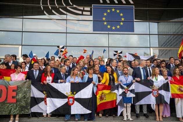 News Bilder des Tages Rally in Brussels Organized by the PP in Support of the People of Ceuta The secretary-general of the European People s Party, Dolors Monserrat, accompanied by several people holding Spanish flags during a rally organized by the People s Party in support of and solidarity with the people of Ceuta, on September 2, 2026, in Brussels, Belgium. The People’s Party, coinciding with Ceuta Day, has organized a rally in front of the European Parliament in Brussels to show support for the autonomous city in the wake of the migration crisis. The event is aimed at Members of the European Parliament, officials, and staff of the European Parliament. SEPTEMBER 2, 2026 RALLY MIGRATION CRISIS POLITICAL PARTY Brussels, Belgium Brussels, Belgium Spain  Copyright: xJonasxRoosendx 7744150