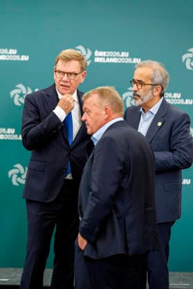 Johann Wadephul (CDU), Federal Foreign Minister, is attending the Gymnich meeting of EU foreign ministers. Here, in a group photo with his family. Here, in conversation with Portugal’s Foreign Minister, Paulo Rangel. In the foreground is Denmark’s Foreign Minister, Lars Lokke Rasmussen Wicklow, September 2, 2026 Photographed on behalf of the Federal Foreign Office Wicklow, Ireland Copyright: xThomasxImox