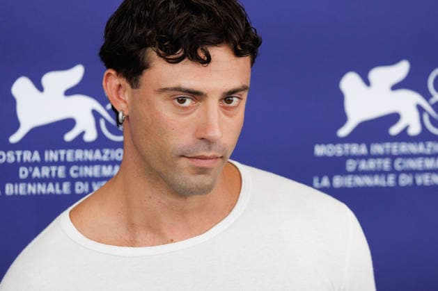 News - La Ragazza Con La Leica (The Girl With The Leica) Photocall - The 83rd Venice International Film Festival VENICE, ITALY - SEPTEMBER 02: Aaron Altaras attends the La Ragazza Con La Leica (The Girl With The Leica) Photocall during the 83rd Venice International Film Festival at Palazzo del Casino on September 02, 2026 in Venice, Italy. Photo: Cinzia Camela. Lido di Venezia Palazzo del Casino Italy Copyright: xCinziaxCamelax xLiveMediax LPN_2634246