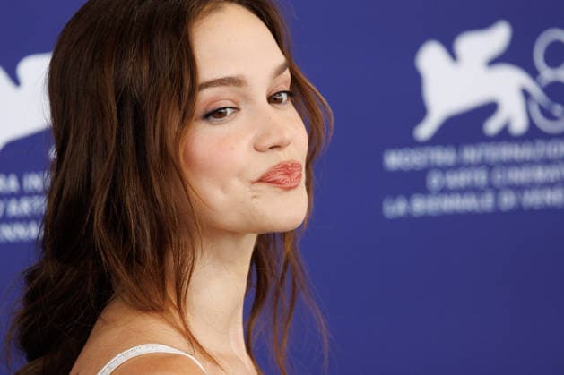 News - La Ragazza Con La Leica (The Girl With The Leica) Photocall - The 83rd Venice International Film Festival VENICE, ITALY - SEPTEMBER 02: Emilia Schule attends the La Ragazza Con La Leica (The Girl With The Leica) Photocall during the 83rd Venice International Film Festival at Palazzo del Casino on September 02, 2026 in Venice, Italy. Photo: Cinzia Camela. Lido di Venezia Palazzo del Casino Italy Copyright: xCinziaxCamelax xLiveMediax LPN_2634302