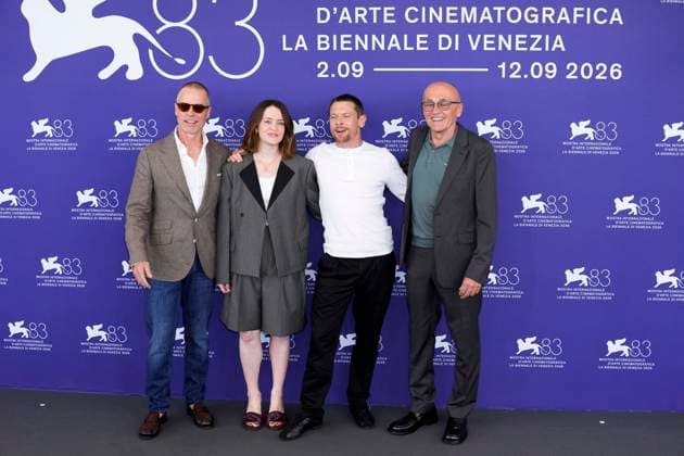 Ink Photocall - The 83rd Venice International Film Festival Ink Photocall - The 83rd Venice International Film Festival. 02 Sep 2026 Pictured: Guy Pearce, Claire Foy, Jack O Connell and director Danny Boyle attend the Ink photocall during the 83rd Venice International Film Festival at Palazzo del Casino on September 02, 2026 in Venice, Italy. (.  Copyright: xThexMegaxAgencyxDanielexCifalàx xMEGAx