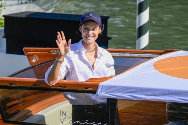 Bianca Balti arrives at Venice Lido in Italy - 2 Sept 2026 Bianca Balti arrives at the Hotel Excelsior Venice Lido to attend the Venice Film Festival 2026. Venice Lido Italy Copyright: xMarioxCartellix xSOPAxImagesx _DSC5638