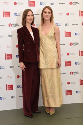IPA88032635 - Venice, Photocall for the film *My Notes on Mars*; pictured: Lili Horvat and Mackenzie Davis  Copyright: xFRANCESCAxVIECELIx xFrancescaxViecelix 88032635