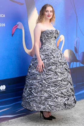 Luna Wedler at the premiere of the feature film *Das Mädchen mit der Leica* (*La ragazza con la Leica* *The Girl with the Leica*) at the 2023 Venice Biennale—the 83rd Venice International Film Festival—in the Sala Darsena, Venice, September 2, 2026 Foto:xD.xBedrosianx xFuturexImagex leica_prem_6902