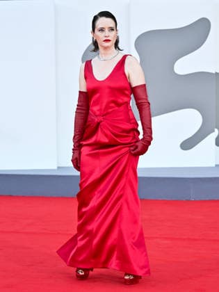 IPA88036073 - Venice, 83rd Venice International Film Festival 2026 - Night 1 - Opening Night Red Carpet. Pictured: Claire Foy  Copyright: xSimonexComix xPoolxPhotoxEventsx08x 88036073