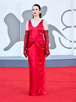IPA88036076 - Venice, 83rd Venice International Film Festival 2026 - Night 1 - Opening Night Red Carpet. Pictured: Claire Foy  Copyright: xSimonexComix xPoolxPhotoxEventsx08x 88036076