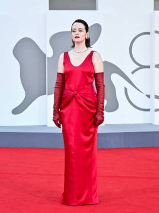 IPA88036078 - Venice, 83rd Venice International Film Festival 2026 - Night 1 - Opening Night Red Carpet. Pictured: Claire Foy  Copyright: xSimonexComix xPoolxPhotoxEventsx08x 88036078