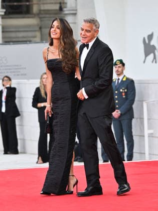 IPA88036517 - Venice, 83rd Venice International Film Festival 2026 - Night 1 - Opening Night Red Carpet. Pictured: George Clooney and Amal Clooney  Copyright: xSimonexComix xPoolxPhotoxEventsx08x 88036517