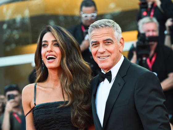 IPA88038061 - Venice, 83rd Venice International Film Festival 2026 - Night 1 - Opening Night Red Carpet - Pictured: GEORGE CLOONEY WITH HIS WIFE AMAL  Copyright: xManuelexMangiarottix xPoolxPhotoxEventsx08x 88038061