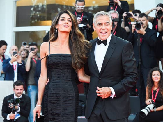 IPA88038063 - Venice, 83rd Venice International Film Festival 2026 - Night 1 - Opening Night Red Carpet - Pictured: GEORGE CLOONEY WITH HIS WIFE AMAL  Copyright: xManuelexMangiarottix xPoolxPhotoxEventsx08x 88038063