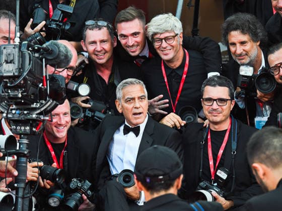 IPA88038085 - Venice, 83rd Venice International Film Festival 2026 - Night 1 - Opening Night Red Carpet - Pictured: GEORGE CLOONEY AMONG THE PHOTOGRAPHERS  Copyright: xManuelexMangiarottix xPoolxPhotoxEventsx08x 88038085