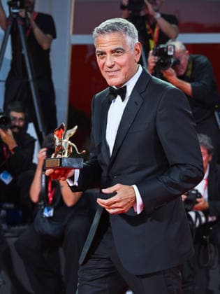 IPA88038270 - Venice, 83rd Venice International Film Festival 2026 - Night 1 - Opening Night Red Carpet - Pictured: GEORGE CLOONEY WITH THE GOLDEN LERONE  Copyright: xManuelexMangiarottix xPoolxPhotoxEventsx08x 88038270