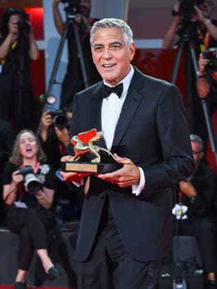 IPA88038268 - Venice, 83rd Venice International Film Festival 2026 - Night 1 - Opening Night Red Carpet - Pictured: GEORGE CLOONEY WITH THE GOLDEN LERONE  Copyright: xManuelexMangiarottix xPoolxPhotoxEventsx08x 88038268