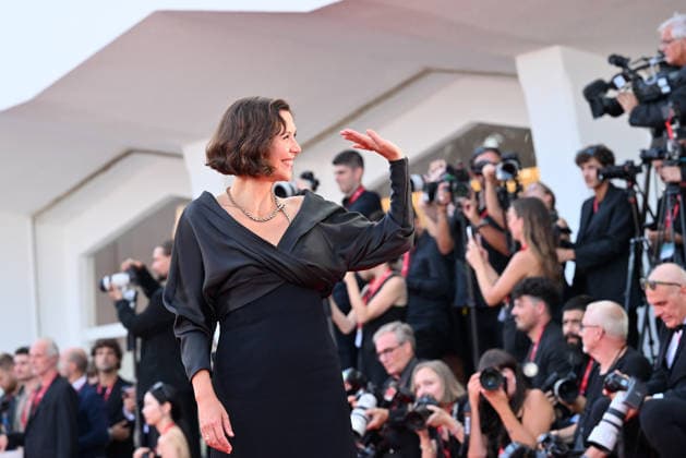 September 2, 2026, Venice, Rome, Italy: Maggie Gyllenhaal on the red carpet for Ink and the opening ceremony, 83rd Venice Film Festival. Venice, September 2, 2026 Venice Italy  - ZUMAa289 20260902_zia_a289_232 Copyright: xMariaxLauraxAntonellix xAgfx