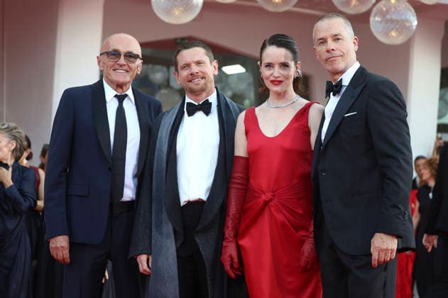 Danny Boyle, Jack O Connell, Claire Foy, and Guy Pearce at the opening ceremony featuring the premiere of the film *Ink* at the 2023 Venice Biennale—the 83rd Venice International Film Festival—at the Palazzo del Cinema in Venice, September 2, 2026 Foto:xD.xBedrosianx xFuturexImagex opening_6869