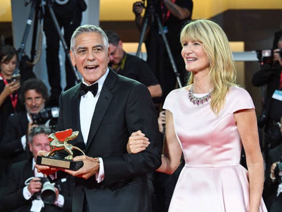 IPA88038226 - Venice, 83rd Venice International Film Festival 2026 - Night 1 - Opening Night Red Carpet - Pictured: GEORGE CLOONEY WITH THE GOLDEN LERONE, LAURA DERN  Copyright: xManuelexMangiarottix xPoolxPhotoxEventsx08x 88038226