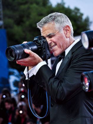 IPA88038737 - Venice, 83rd Venice International Film Festival 2026 - Night 1 - Opening Night Red Carpet - Pictured: GEORGE CLOONEY WITH THE GOLDEN LERONE,  Copyright: xSimonexComix xPoolxPhotoxEventsx08x 88038737