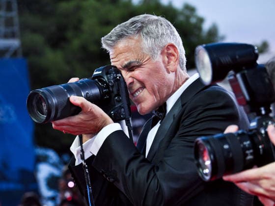 IPA88038738 - Venice, 83rd Venice International Film Festival 2026 - Night 1 - Opening Night Red Carpet - Pictured: GEORGE CLOONEY WITH THE GOLDEN LERONE,  Copyright: xSimonexComix xPoolxPhotoxEventsx08x 88038738
