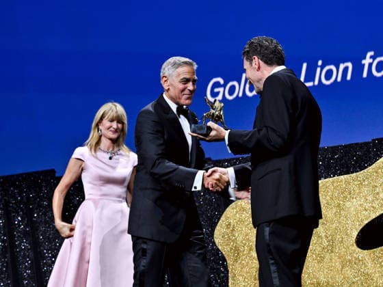 IPA88039067 - Venice, 83rd Venice International Film Festival 2026 - Night 1 - Opening ceremony in the Sala Grande for the Lifetime Achievement Lion - Pictured: Laura Dern, GEORGE CLOONEY, Pietrangelo Buttafuoco  Copyright: xSimonexComix xPoolxPhotoxEventsx08x 88039067