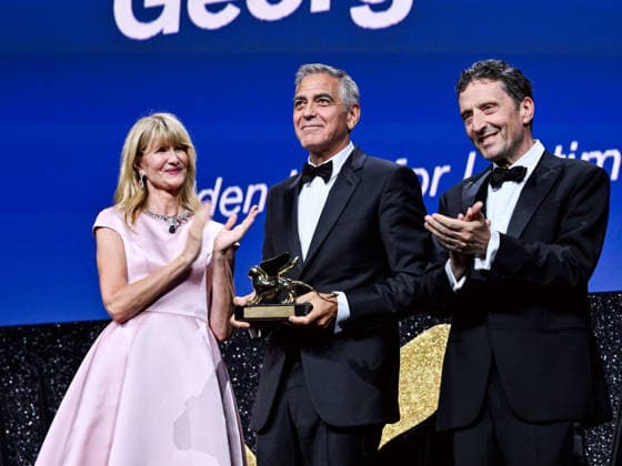 IPA88039077 - Venice, 83rd Venice International Film Festival 2026 - Night 1 - Opening ceremony in the Sala Grande for the Lifetime Achievement Lion - pictured: Laura Dern, GEORGE CLOONEY, Pietrangelo Buttafuoco  Copyright: xSimonexComix xPoolxPhotoxEventsx08x 88039077