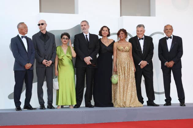 Johnny To, Daniel Blumberg, Shahrbanoo Sadat, Xavier Giannoli, Maggie Gyllenhaal, Kaouther Ben Hania, Francesco Casetti and Alberto Barbera at the opening ceremony featuring the premiere of the film *Ink* at the 2023 Venice Biennale—the 83rd Venice International Film Festival—at the Palazzo del Cinema in Venice, September 2, 2026 Foto:xD.xBedrosianx xFuturexImagex opening_6885