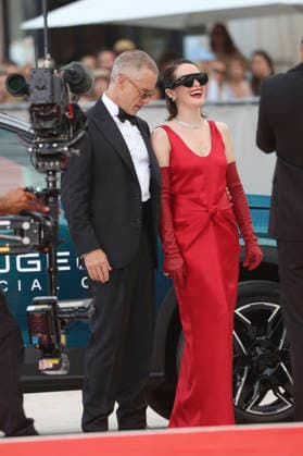 Claire Foy at the opening ceremony featuring the premiere of the film *Ink* at the 2023 Venice Biennale—the 83rd Venice International Film Festival—at the Palazzo del Cinema in Venice, September 2, 2026 Foto:xD.xBedrosianx xFuturexImagex opening_6903