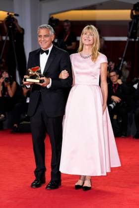 George Clooney Golden Lion For Lifetime Achievement - The 83rd Venice International Film Festival George Clooney (L) and Laura Dern attend the George Clooney Golden Lion For Lifetime Achievement red carpet during the 83rd Venice International Film Festival, at Sala Grande on September 02, 2026 in Venice, Italy. 02 Sep 2026 Pictured: George Clooney (L) and Laura Dern attend the George Clooney Golden Lion For Lifetime Achievement red carpet during the 83rd Venice International Film Festival, at Sala Grande on September 02, 2026 in Venice, Italy.  Copyright: xThexMegaxAgencyxDanielexCifalàx xMEGAx
